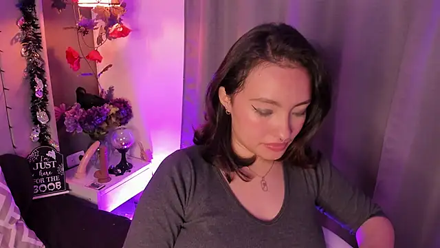 Snapshot of Angelica_Moon21 chatting on October 9, 2025, 4:13 am Angelica Moon21 online show from October 9, 2025, 4:13 am