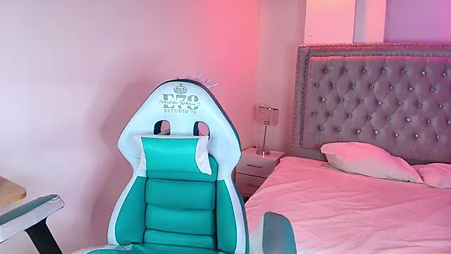 Lia adamsss online show from March 24, 2026, 3:17 am