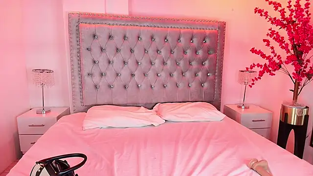 Lia adamsss online show from November 6, 2025, 3:32 am