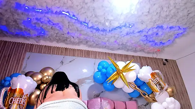 Nicolee19 online show from October 1, 2025, 11:08 pm