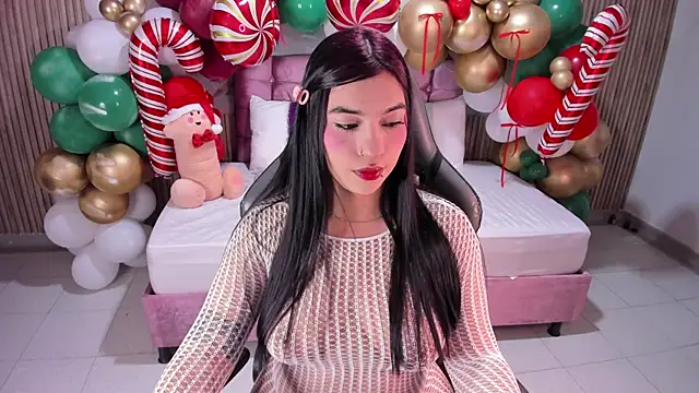 Snapshot of Nicolee19 chatting on December 22, 2025, 6:41 pm Nicolee19 online show from December 22, 2025, 6:41 pm