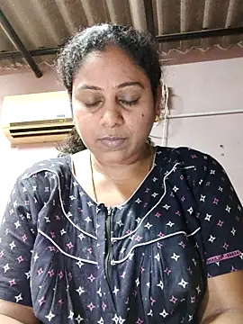 JENNIFERtamil online show from May 26, 2026, 7:39 am