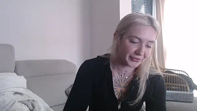 tattoobbgirl online show from November 1, 2025, 3:39 pm