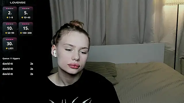 Snapshot of sex_instructor_vi chatting on March 20, 2025, 6:31 pm sex instructor vi online show from March 20, 2025, 6:31 pm