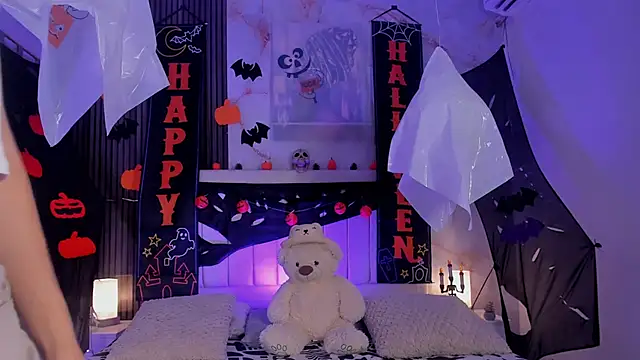 peachandtyron  online show from October 27, 2025, 3:40 am