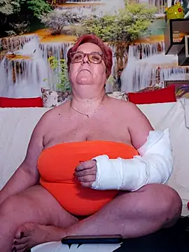 QueenPammy1 online show from March 3, 2025, 2:17 pm