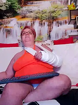 QueenPammy1 online show from February 27, 2025, 11:39 am