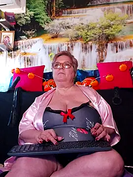 Snapshot of QueenPammy1 chatting on October 30, 2025, 12:03 pm QueenPammy1 online show from October 30, 2025, 12:03 pm