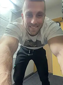 trainwithme online show from November 29, 2025, 2:39 pm