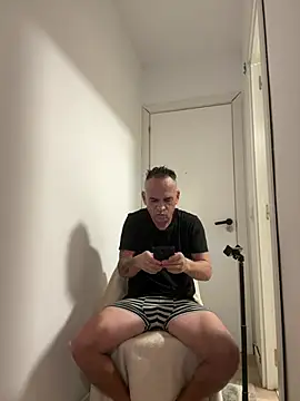 mateocali25 online show from July 14, 2026, 2:23 pm