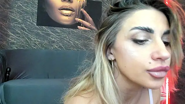 IzabelaTessa online show from January 10, 2026, 8:15 pm