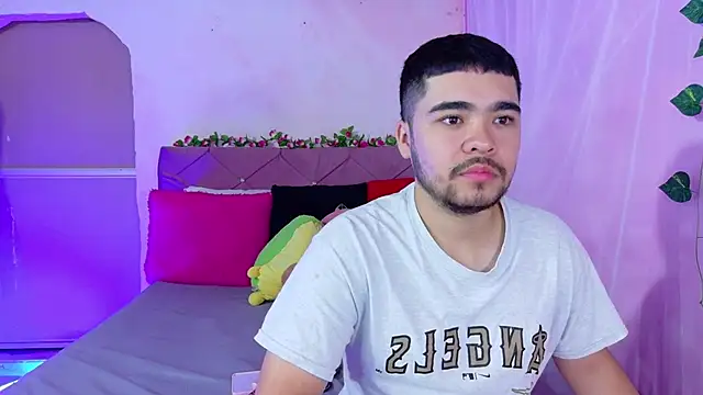  mia and mike  online show from September 23, 2025, 1:29 pm