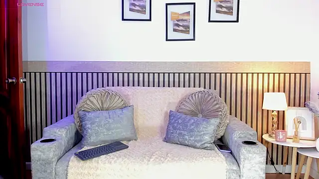 Snapshot of hanna_mils chatting on November 6, 2025, 4:16 am hanna mils online show from November 6, 2025, 4:16 am