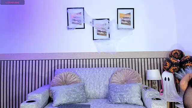 Snapshot of hanna_mils chatting on October 22, 2025, 4:23 am hanna mils online show from October 22, 2025, 4:23 am