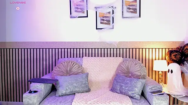 Snapshot of hanna_mils chatting on October 31, 2025, 5:04 am hanna mils online show from October 31, 2025, 5:04 am