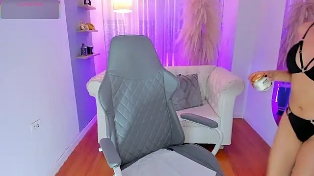 Snapshot of hanna_mils chatting on October 2, 2025, 4:16 am hanna mils online show from October 2, 2025, 4:16 am