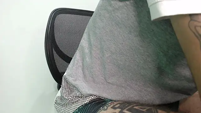 Snapshot of bigdick_monster1 chatting on January 14, 2026, 10:19 am bigdick monster1 online show from January 14, 2026, 10:19 am