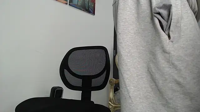 Snapshot of bigdick_monster1 chatting on December 17, 2025, 2:00 pm bigdick monster1 online show from December 17, 2025, 2:00 pm