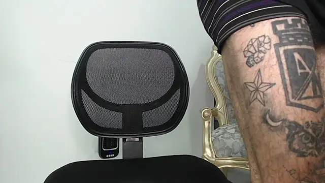 Snapshot of bigdick_monster1 chatting on February 12, 2026, 12:27 pm bigdick monster1 online show from February 12, 2026, 12:27 pm