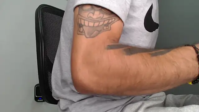 Snapshot of bigdick_monster1 chatting on October 30, 2025, 11:19 am bigdick monster1 online show from October 30, 2025, 11:19 am