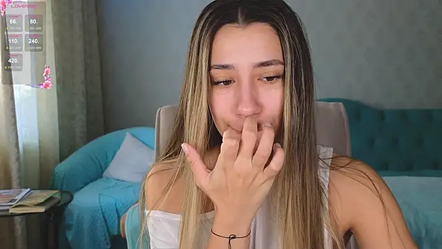 hot ass 18 online show from April 7, 2026, 2:02 am