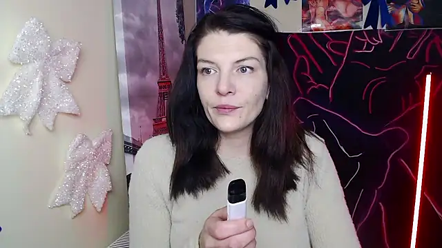 Snapshot of VanessaRey_ chatting on January 12, 2026, 9:27 am VanessaRey online show from January 12, 2026, 9:27 am