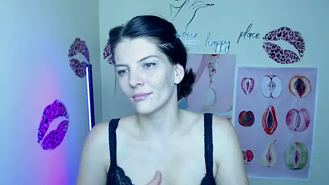Snapshot of VanessaRey_ chatting on November 14, 2025, 7:23 am VanessaRey online show from November 14, 2025, 7:23 am