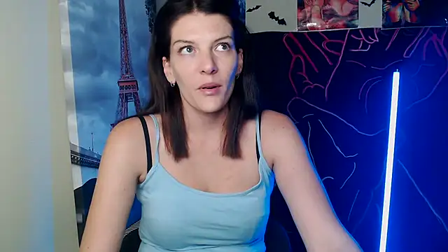 Snapshot of VanessaRey_ chatting on October 14, 2025, 4:40 pm VanessaRey online show from October 14, 2025, 4:40 pm