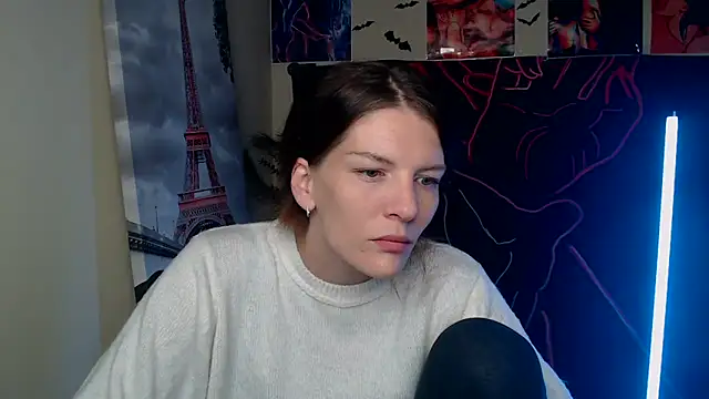 Snapshot of VanessaRey_ chatting on October 9, 2025, 5:24 pm VanessaRey online show from October 9, 2025, 5:24 pm