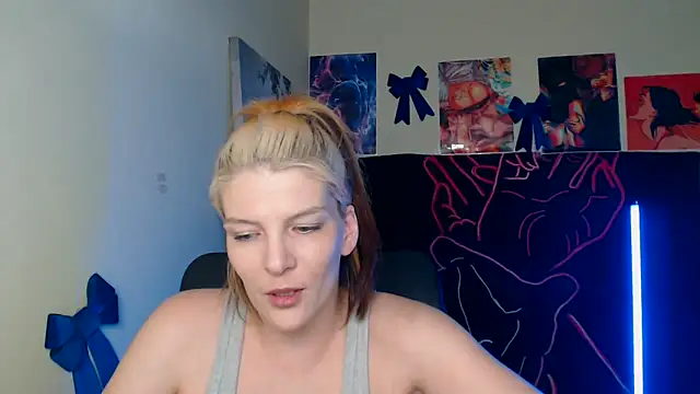 VanessaRey  online show from April 15, 2026, 5:02 am