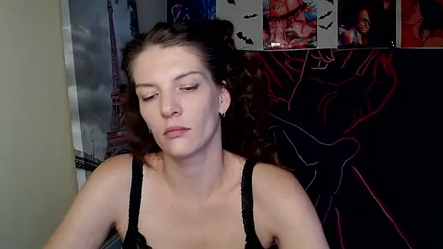 Snapshot of VanessaRey_ chatting on October 8, 2025, 6:15 am VanessaRey online show from October 8, 2025, 6:15 am