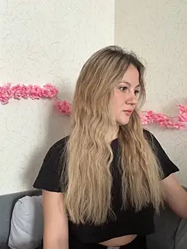 Snapshot of mollygirll chatting on October 6, 2025, 8:48 am mollygirll online show from October 6, 2025, 8:48 am