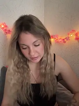 Snapshot of mollygirll chatting on October 13, 2025, 9:33 am mollygirll online show from October 13, 2025, 9:33 am