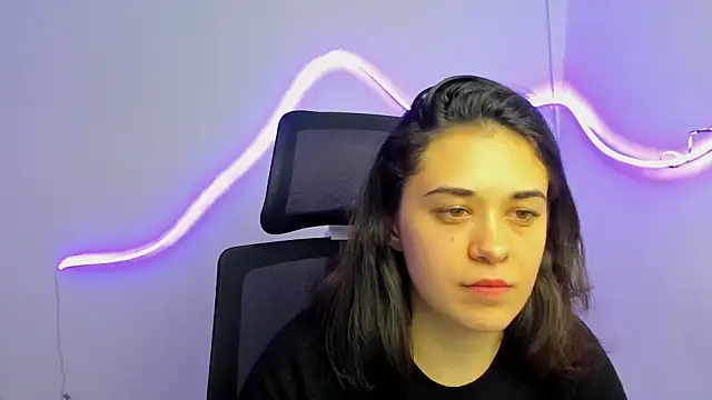Yesenia nia online show from March 22, 2025, 1:22 am