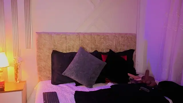 angelinarouse  online show from March 19, 2026, 4:45 am