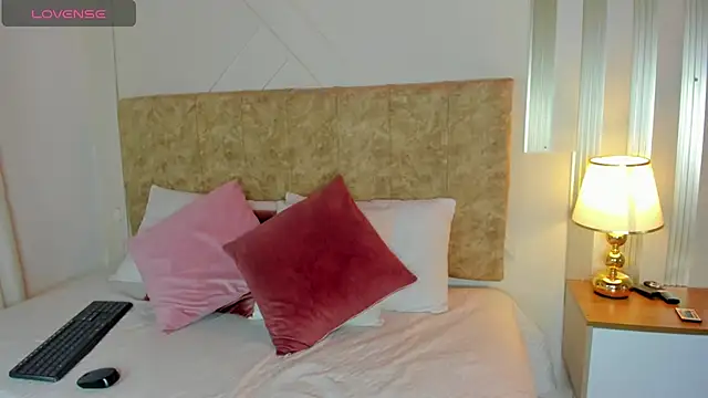 Snapshot of angelinarouse_ chatting on September 14, 2025, 2:34 am angelinarouse  online show from September 14, 2025, 2:34 am