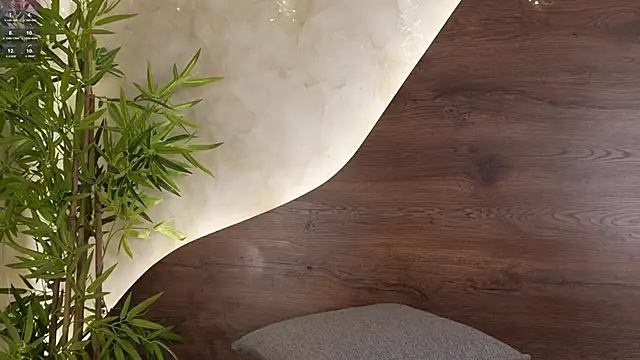 mia lacy  online show from January 12, 2026, 7:42 pm