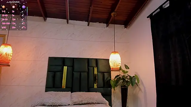 Snapshot of Danna_williamss chatting on September 30, 2025, 11:49 am Danna williamss online show from September 30, 2025, 11:49 am