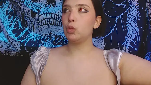 mikaskullcs online show from February 3, 2026, 9:20 pm