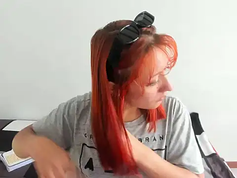 Snapshot of DulceXmile chatting on September 20, 2025, 1:38 pm DulceXmile online show from September 20, 2025, 1:38 pm