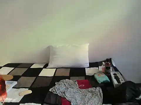 Snapshot of DulceXmile chatting on September 21, 2025, 12:21 pm DulceXmile online show from September 21, 2025, 12:21 pm