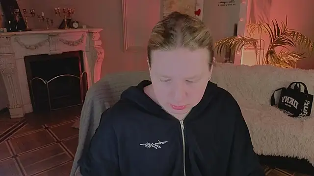 Jes Solar online show from March 5, 2026, 10:37 pm