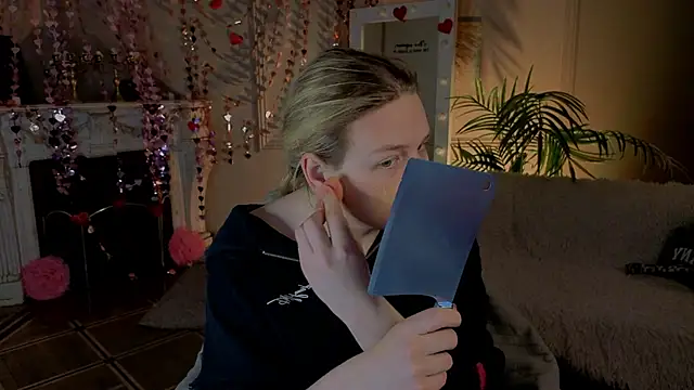 Snapshot of Jes_Solar chatting on February 22, 2026, 10:55 pm Jes Solar online show from February 22, 2026, 10:55 pm