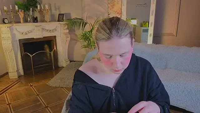 Snapshot of Jes_Solar chatting on September 28, 2025, 12:23 pm Jes Solar online show from September 28, 2025, 12:23 pm