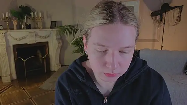 Snapshot of Jes_Solar chatting on September 25, 2025, 11:38 am Jes Solar online show from September 25, 2025, 11:38 am