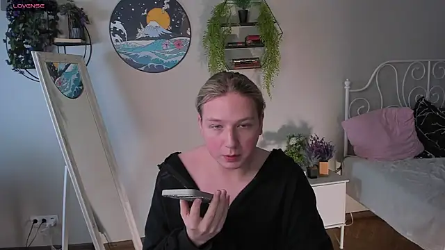 Snapshot of Jes_Solar chatting on October 14, 2025, 2:28 pm Jes Solar online show from October 14, 2025, 2:28 pm