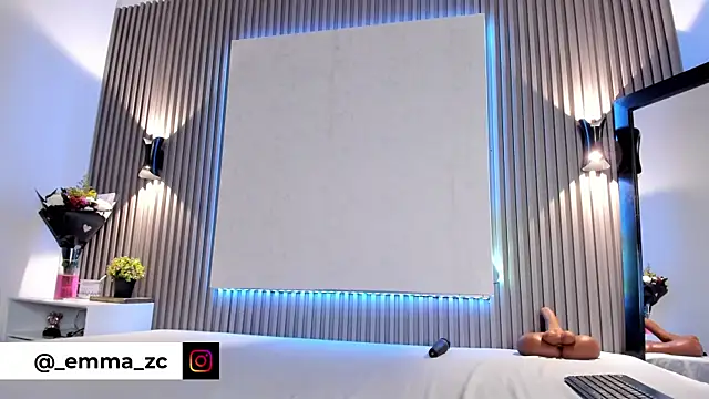 Snapshot of Emmazc_ chatting on October 15, 2025, 8:17 pm Emmazc online show from October 15, 2025, 8:17 pm