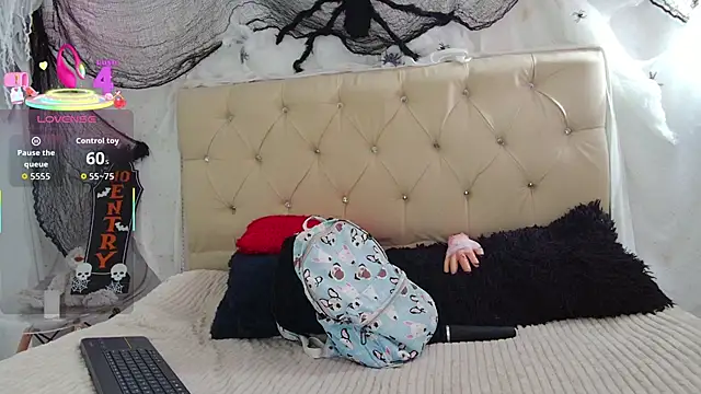 kity x online show from October 30, 2025, 7:00 pm