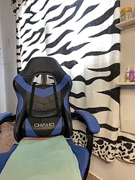 Snapshot of taimara_1 chatting on October 7, 2025, 3:02 pm taimara 1 online show from October 7, 2025, 3:02 pm