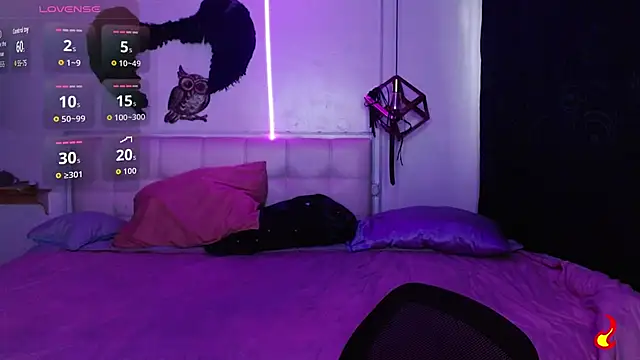 Snapshot of goth_minerva chatting on October 9, 2025, 1:44 pm goth minerva online show from October 9, 2025, 1:44 pm